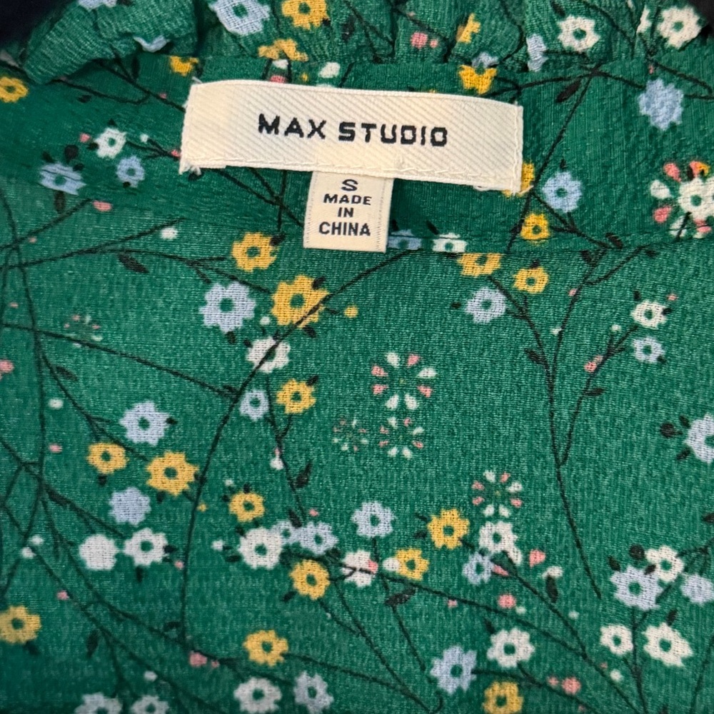 Max Studio Emerald Floral Maxi Dress - Flattering dress for any body type - Picture 3 of 5
